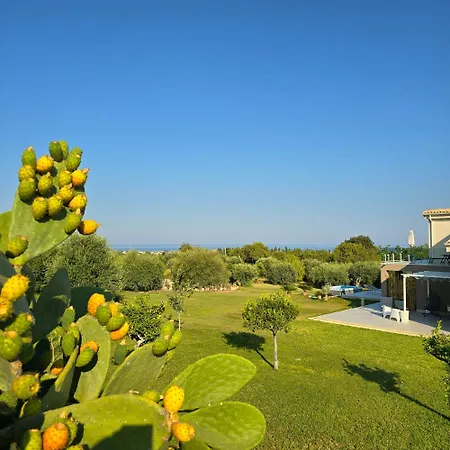 I Secolari Di Giulia 2 * אבולה